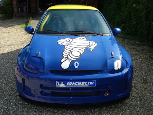 Renault_Clio_V6_vorn.jpg